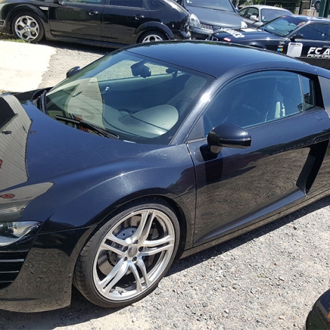 AUDI-R8-V8-1